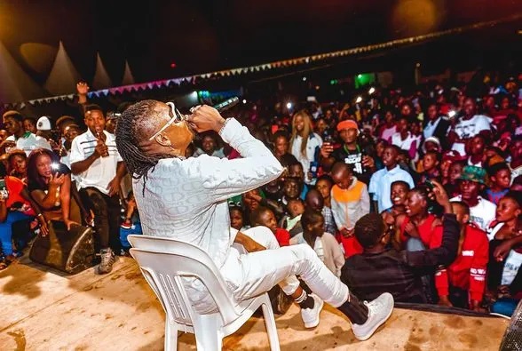 Pallaso Suffers A Knee Injury From At La Grande Hotel