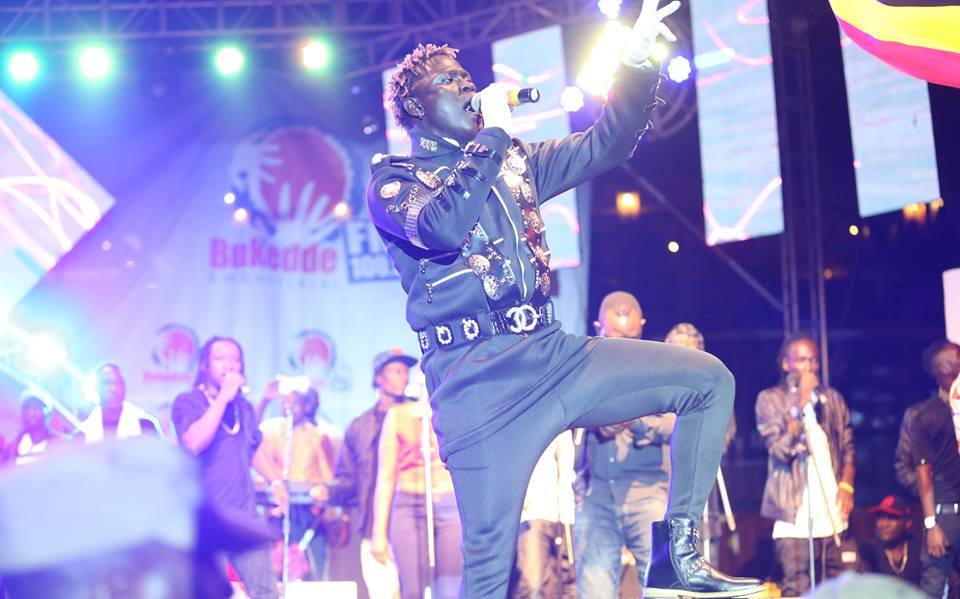 Gravity Omutujju Goes Physical, Puches Fan Live On Stage