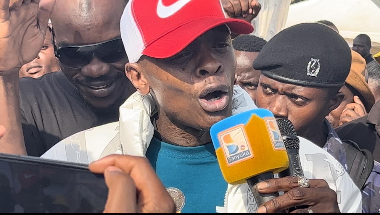 Jose Chameleone narrowly escapes car crash, roars back on stage